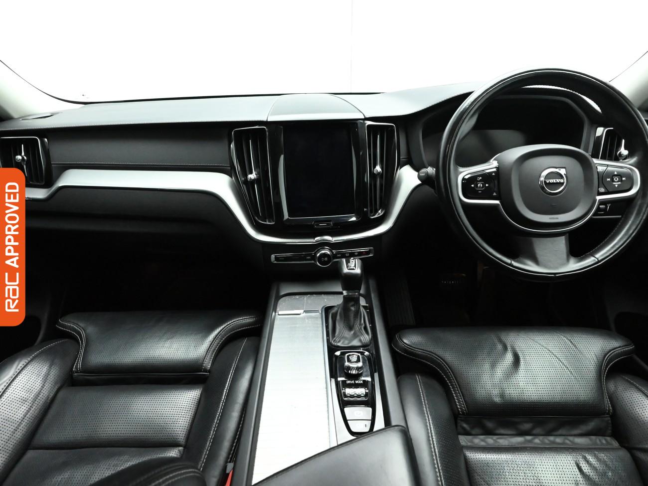 Used Volvo XC60 2017 for sale - 76863201: Photo 2