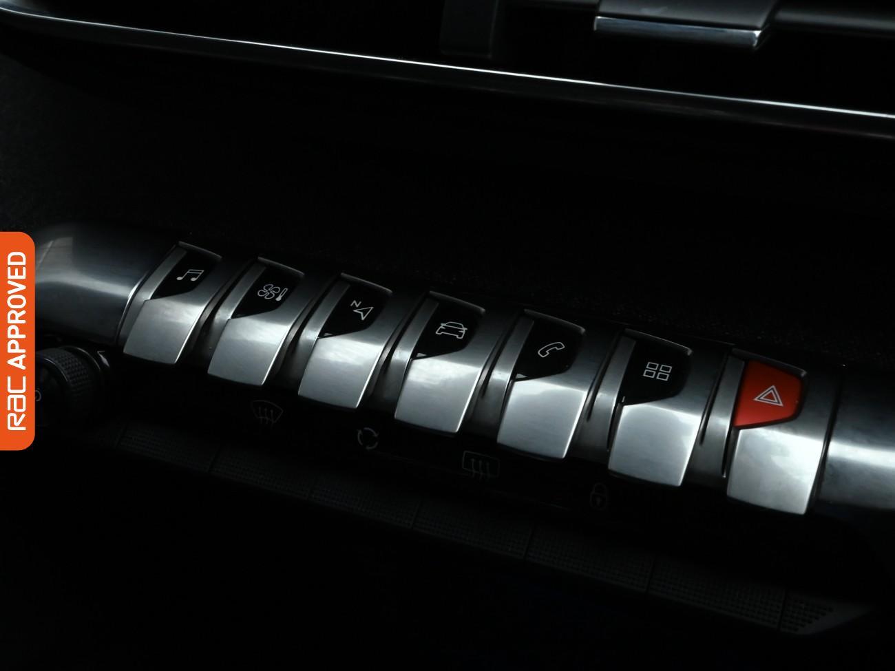 Used Peugeot 3008 2018 for sale - 76495459: Photo 16