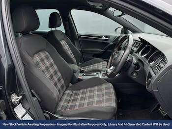 Used Volkswagen Golf 2016 for sale - 77555600: Photo