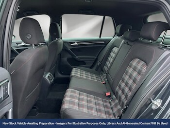 Used Volkswagen Golf 2016 for sale - 77555600: Photo