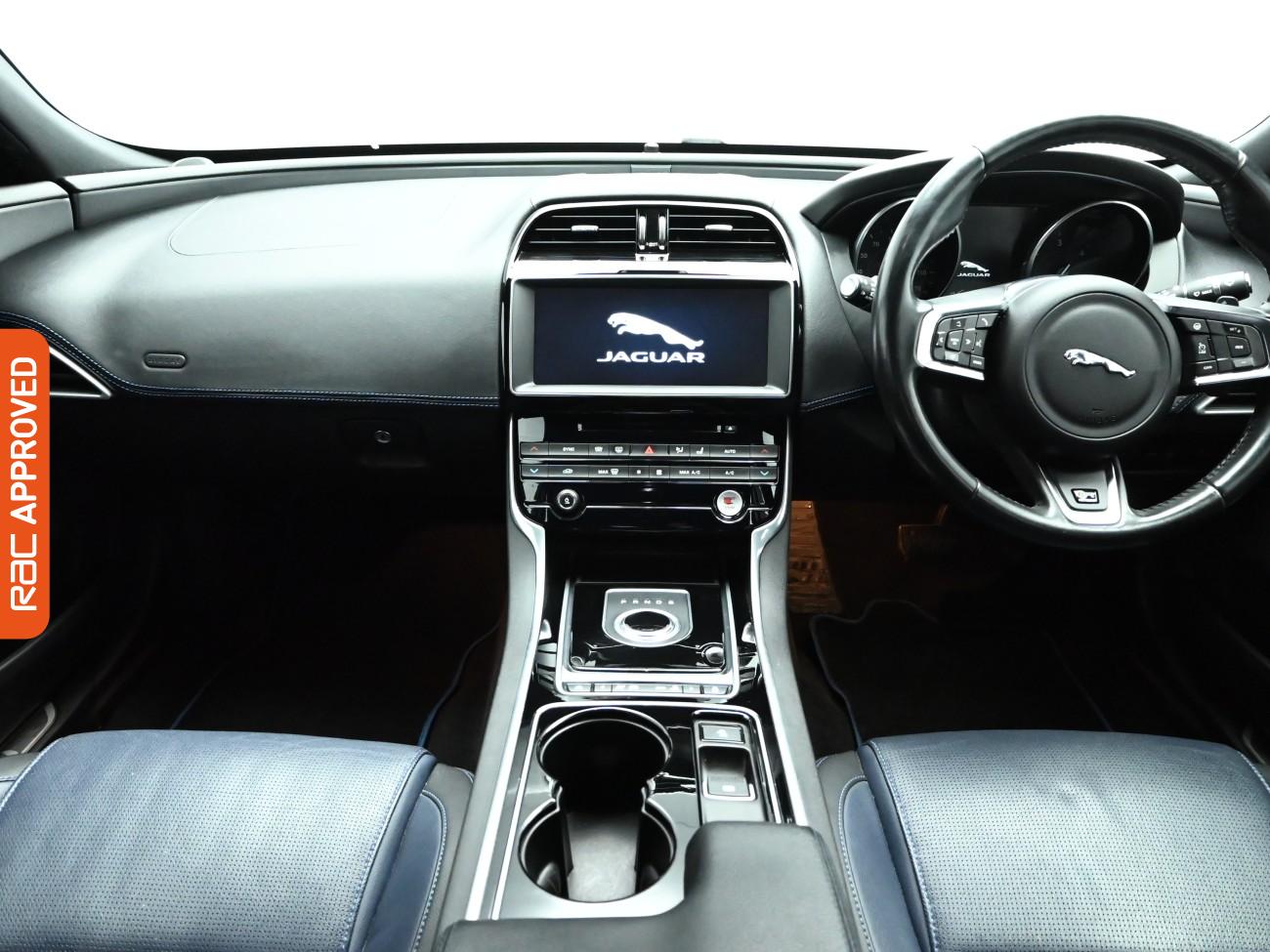 Used Jaguar XE 2016 for sale - 77747833: Photo 2