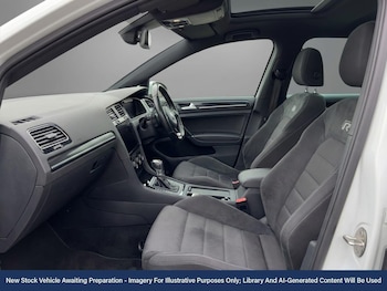 Used Volkswagen Golf 2018 for sale - 77759971: Photo