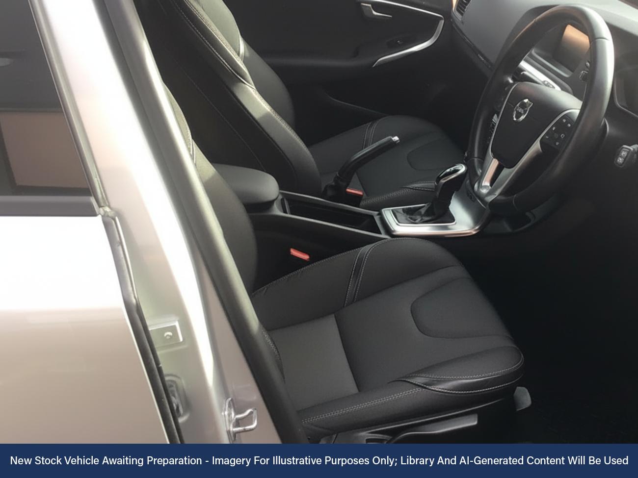 Used Volvo V40 Cross Country 2017 for sale - 76697570: Photo 3