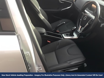 Used Volvo V40 Cross Country 2017 for sale - 76697570: Photo