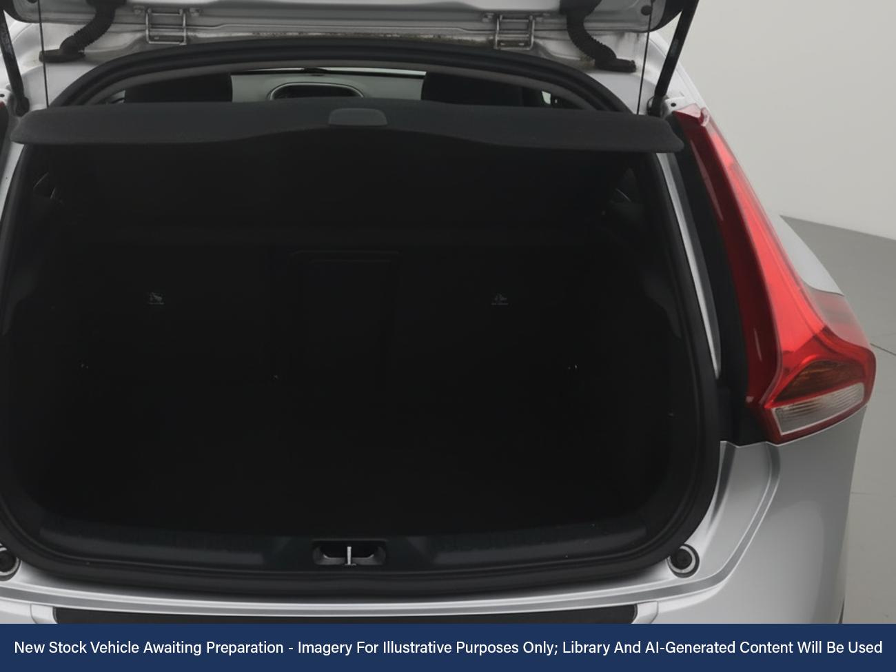 Used Volvo V40 Cross Country 2017 for sale - 76697570: Photo 6