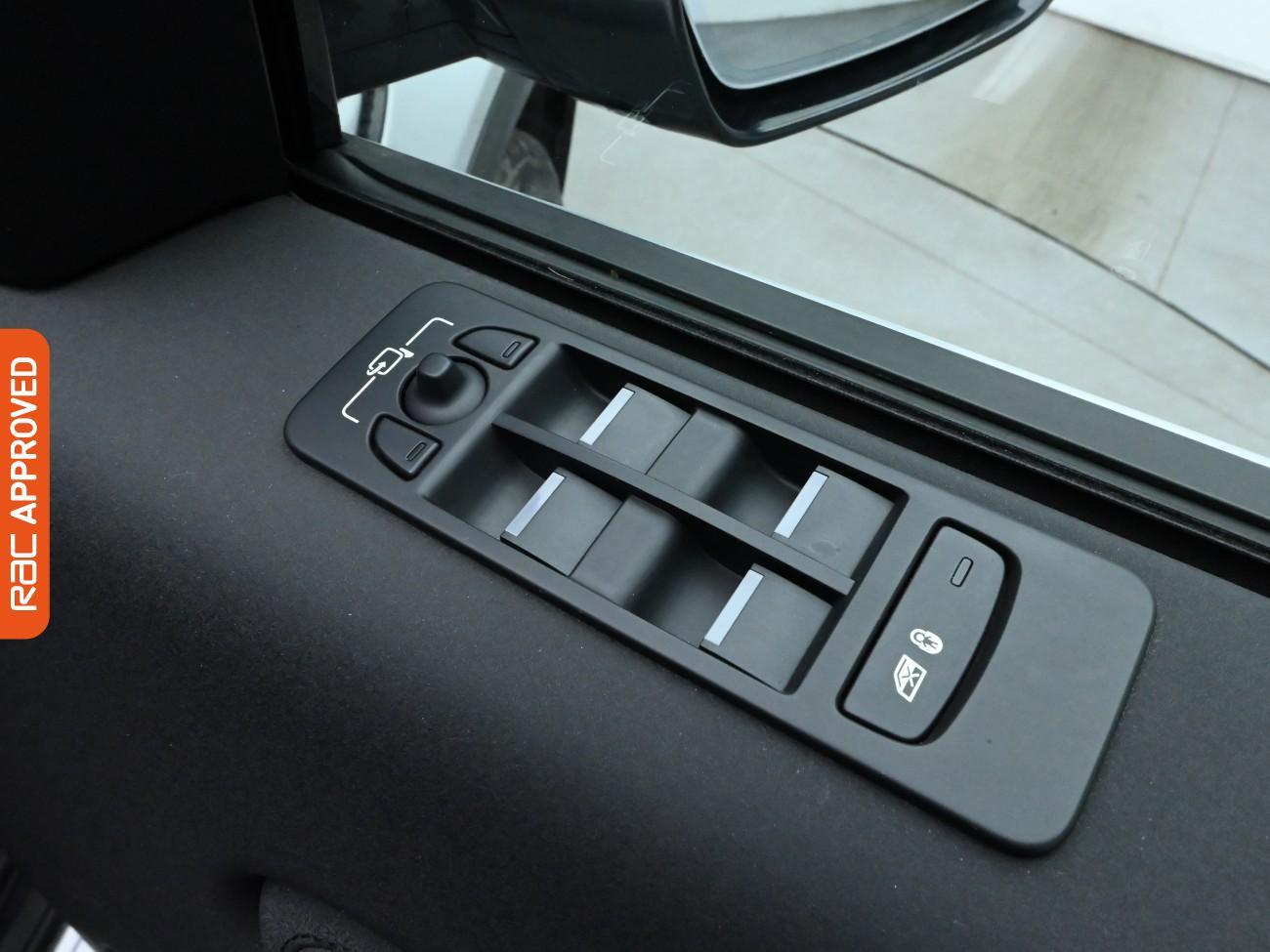 Used Land Rover Discovery Sport 2020 for sale - 75918318: Photo 24