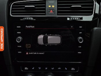 Used Volkswagen Golf 2018 for sale - 77764555: Photo