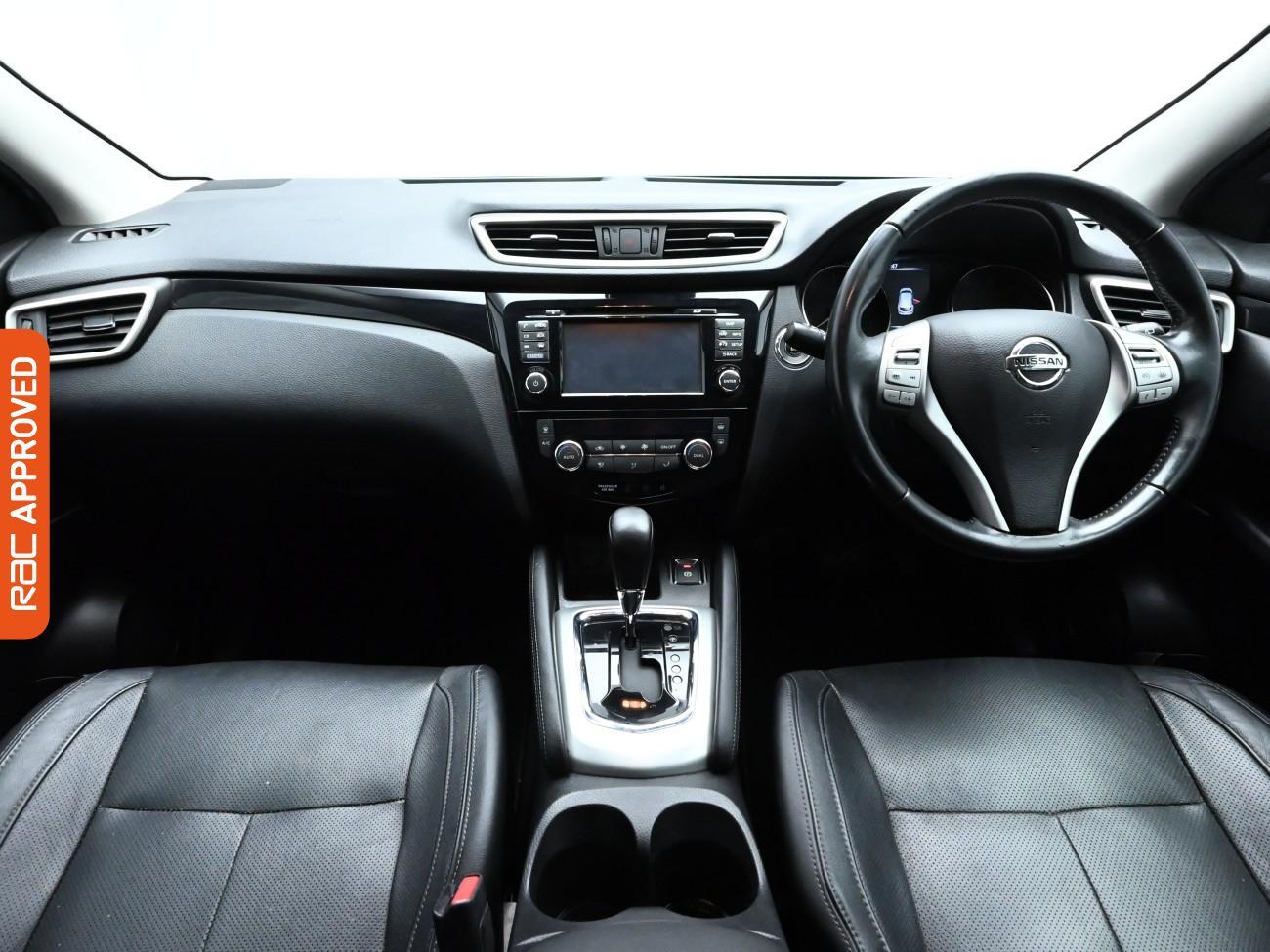 Used Nissan Qashqai 2016 for sale - 76739643: Photo 2