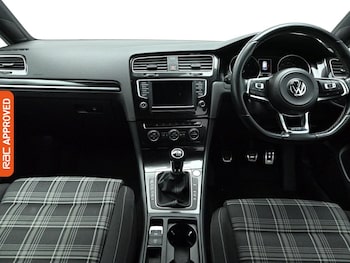 Used Volkswagen Golf 2016 for sale - 78043356: Photo