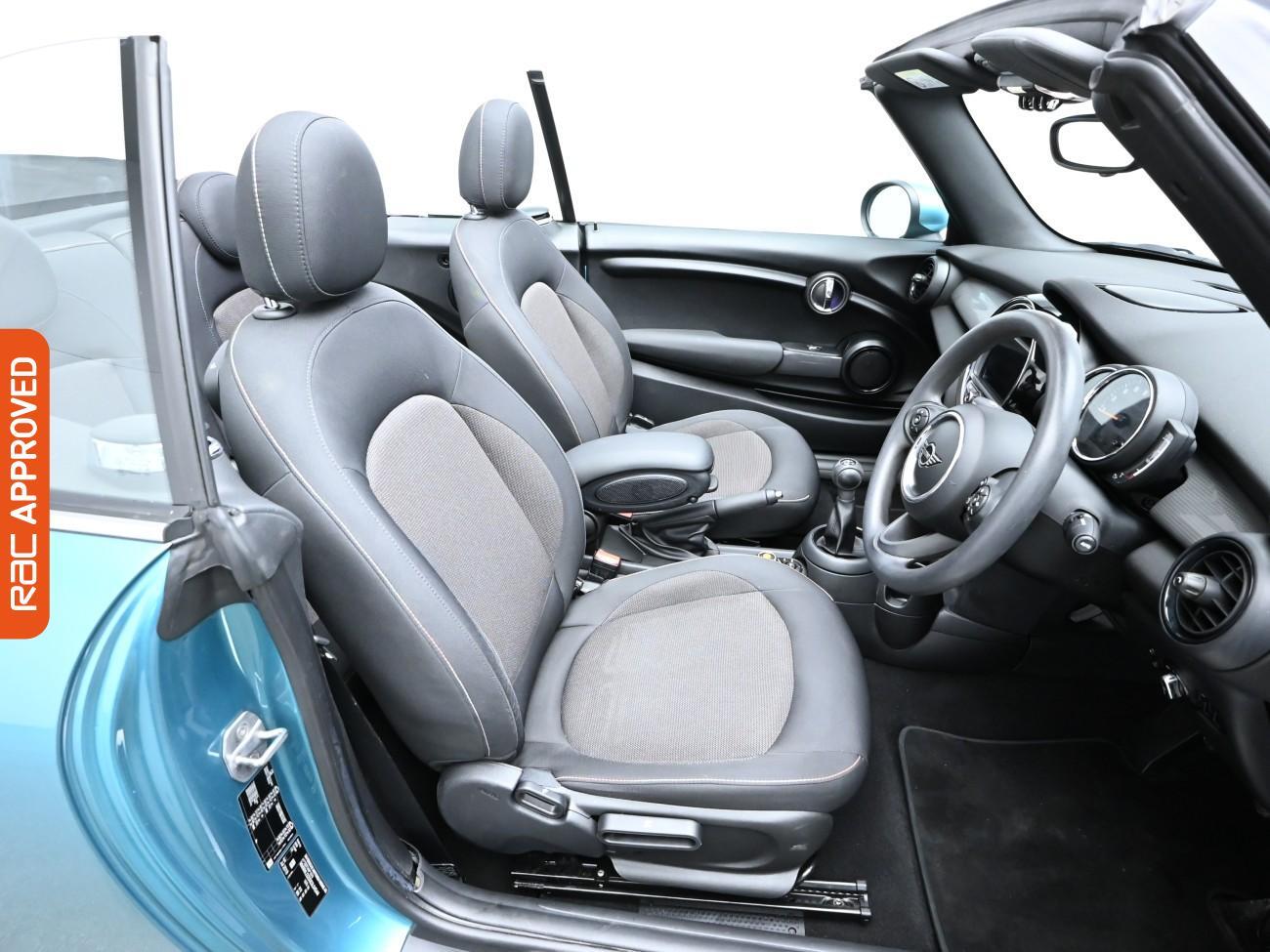 Used MINI Convertible 2019 for sale - 76405902: Photo 11