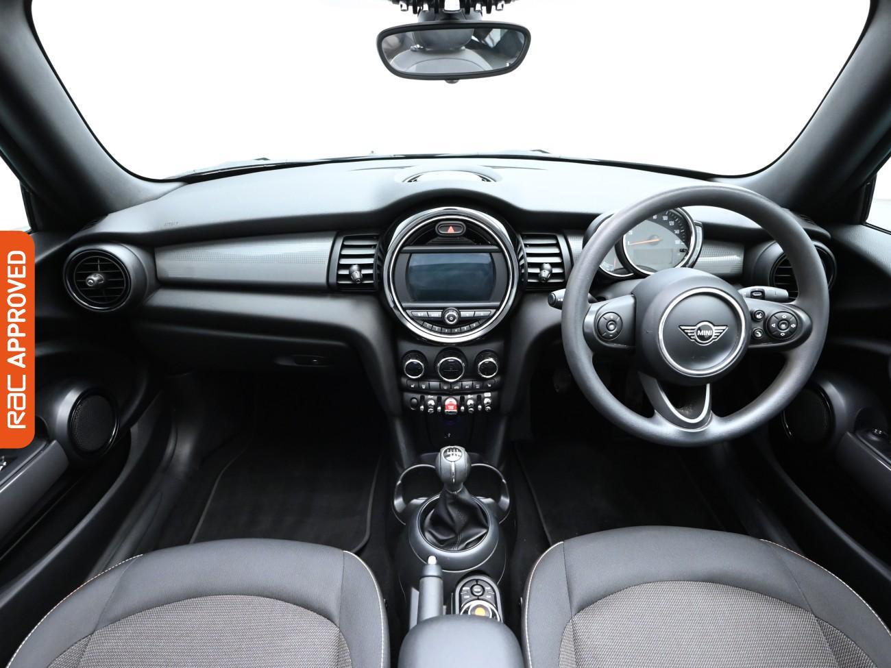 Used MINI Convertible 2019 for sale - 76405902: Photo 2