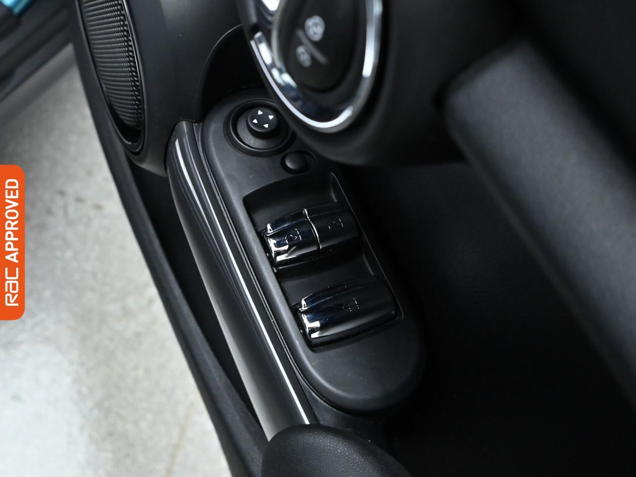 Used MINI Convertible 2019 for sale - 76405902: Photo 25