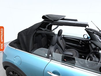 Used MINI Convertible 2019 for sale - 76405902: Photo