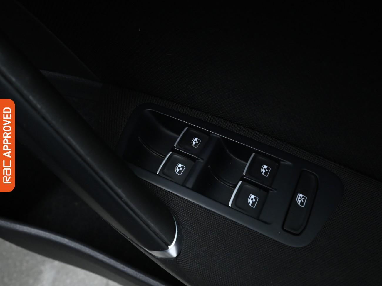 Used Volkswagen Golf 2018 for sale - 76341201: Photo 25