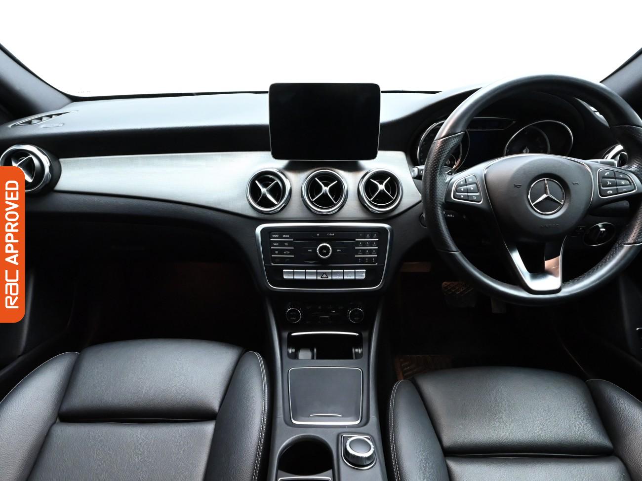 Used Mercedes-Benz GLA 2019 for sale - 77079944: Photo 2