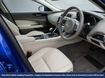 Used Jaguar XE 2018 for sale - 78365917: Photo