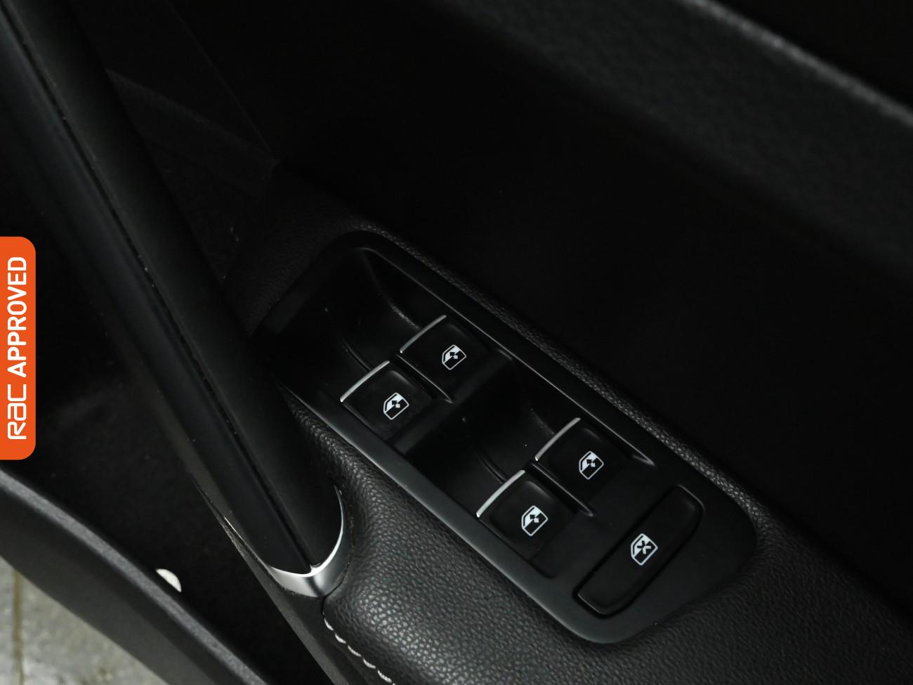 Used Volkswagen Golf 2019 for sale - 76890260: Photo 24