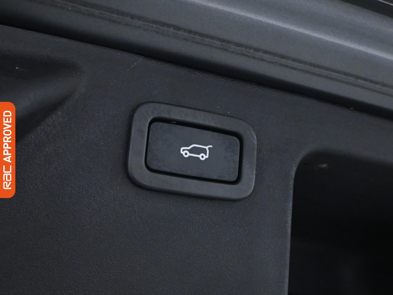 Used Land Rover Discovery Sport 2017 for sale - 75898889: Photo 28