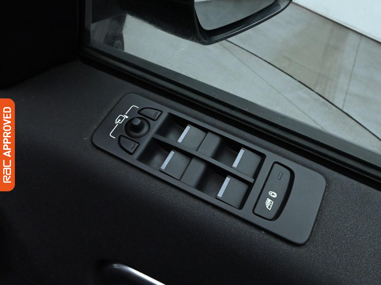 Used Land Rover Discovery Sport 2017 for sale - 75898889: Photo 35