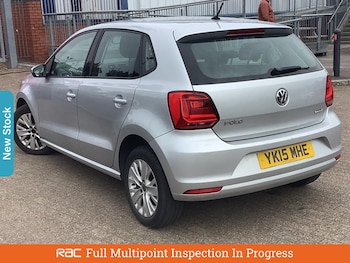 Used Volkswagen Polo 2015 for sale - 76113693: Photo 2