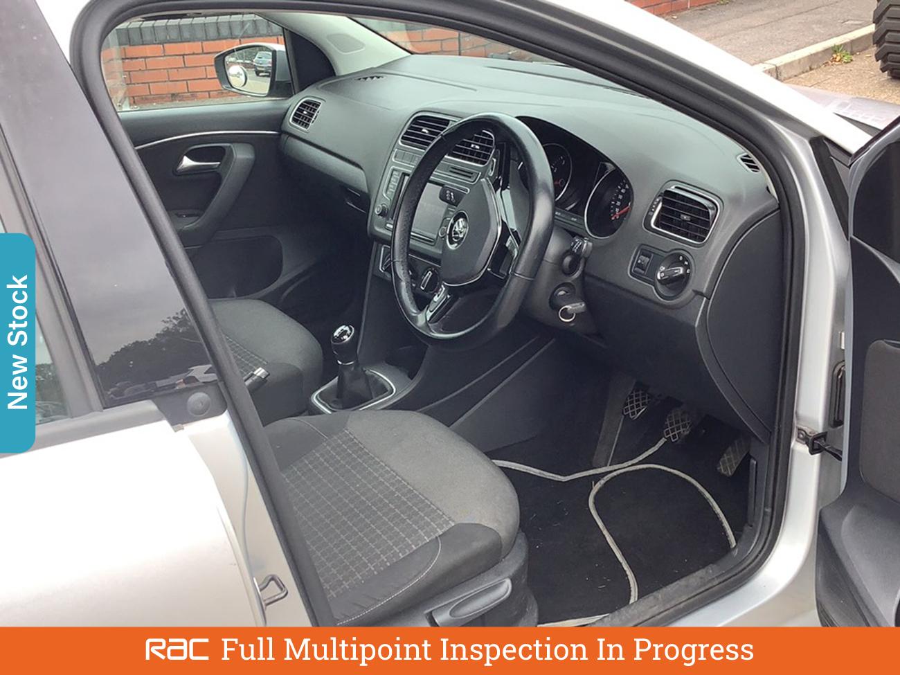 Used Volkswagen Polo 2015 for sale - 76113693: Photo 3