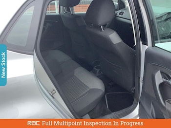 Used Volkswagen Polo 2015 for sale - 76113693: Photo 4