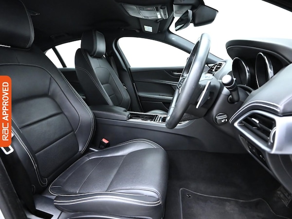Used Jaguar XE 2019 for sale - 76115233: Photo 11