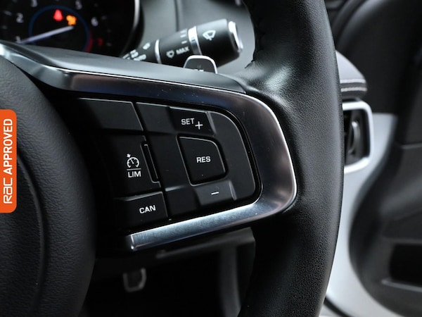 Used Jaguar XE 2019 for sale - 76115233: Photo 21