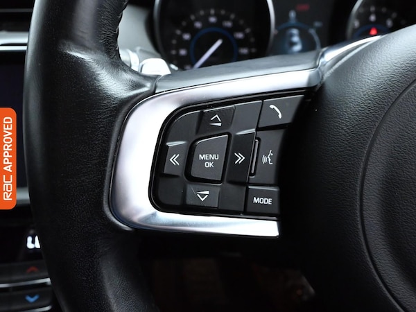 Used Jaguar XE 2019 for sale - 76115233: Photo 23