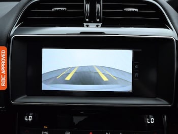 Used Jaguar XE 2019 for sale - 76115233: Photo 3