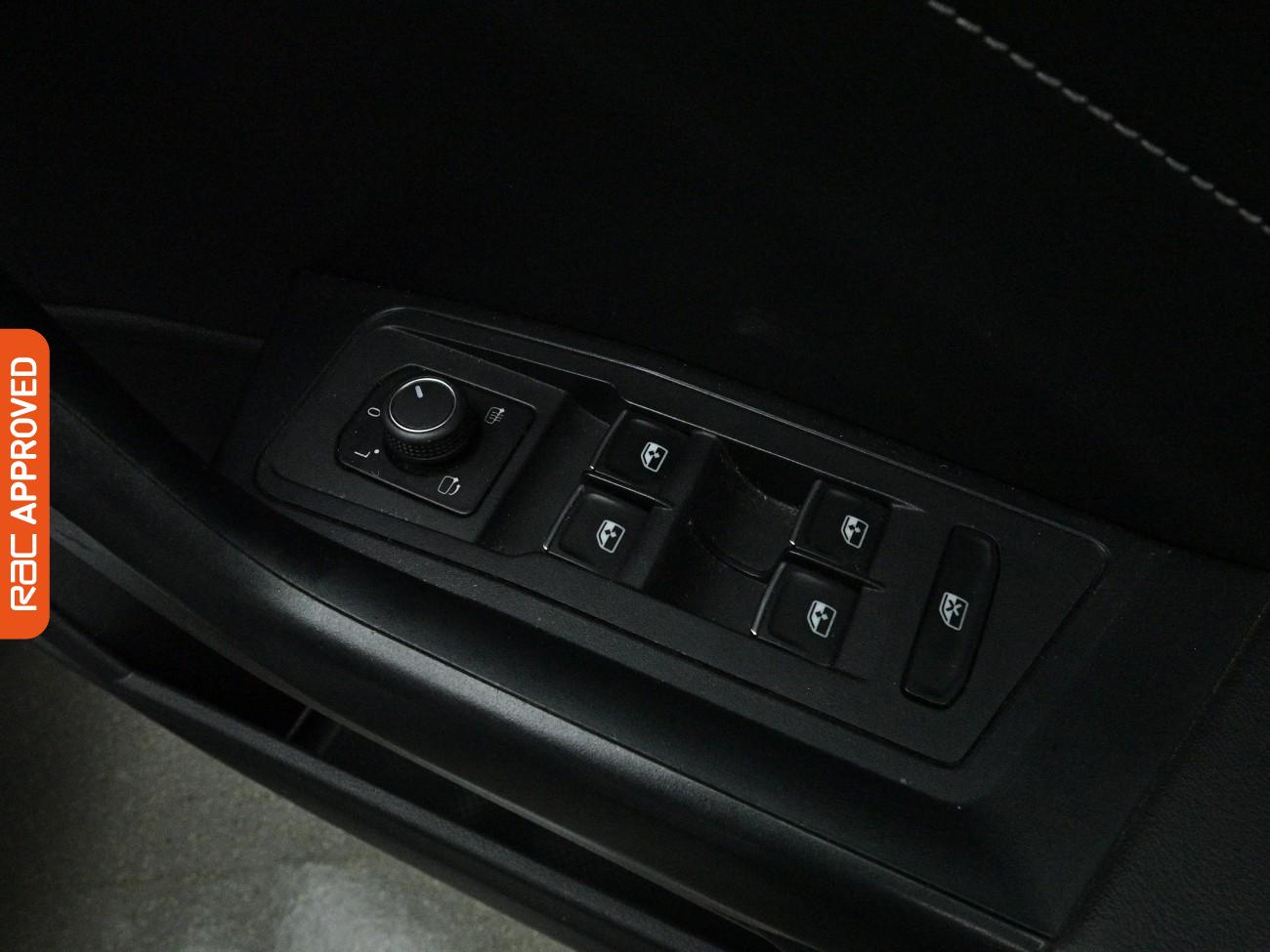 Used Volkswagen T-Roc 2023 for sale - 78111819: Photo 24