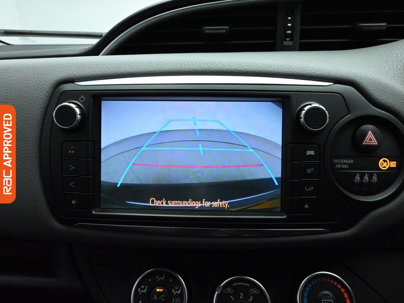 Used Toyota Yaris 2016 for sale - 77862852: Photo 3