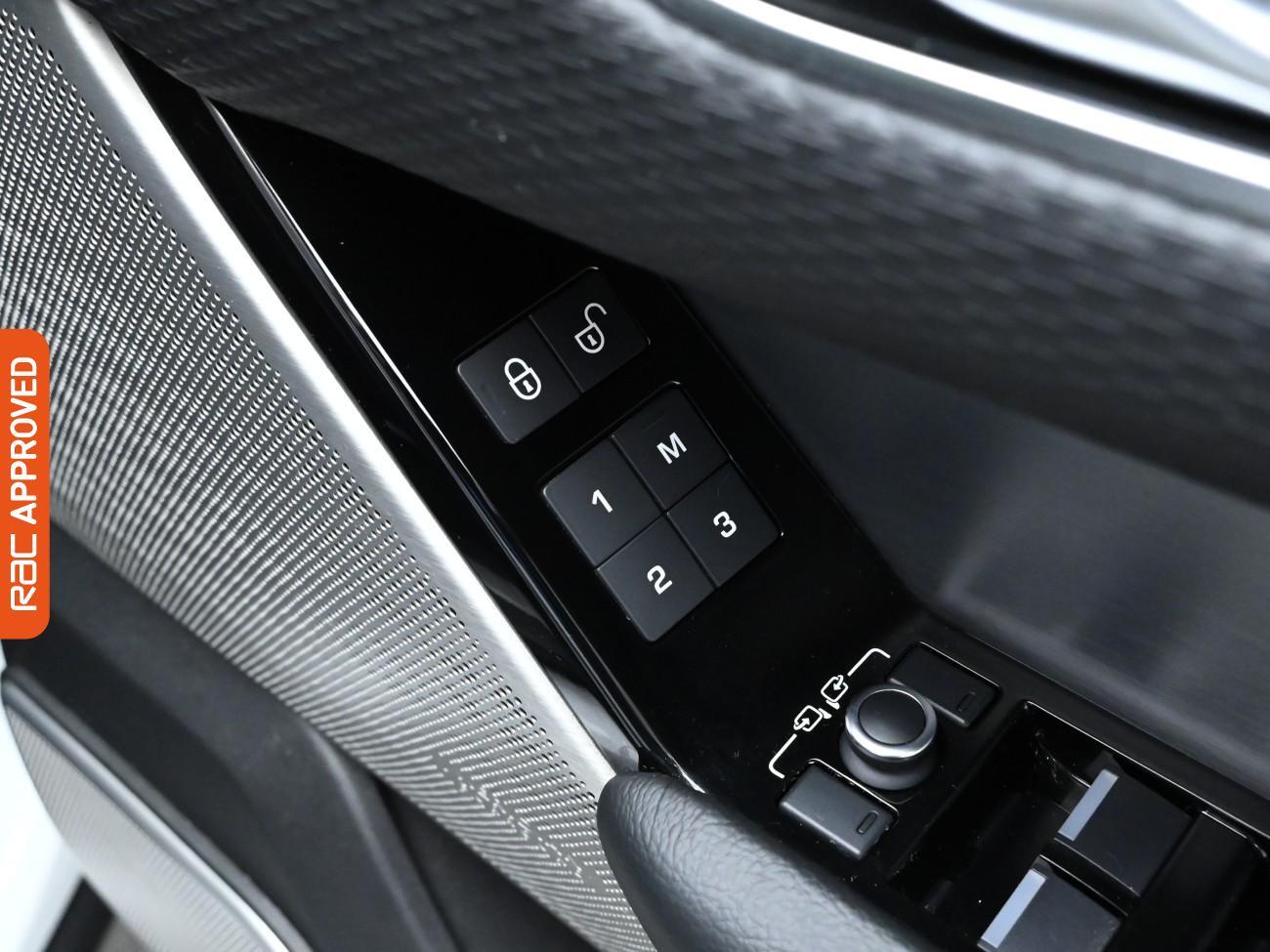 Used Land Rover Range Rover Velar 2019 for sale - 76495393: Photo 26