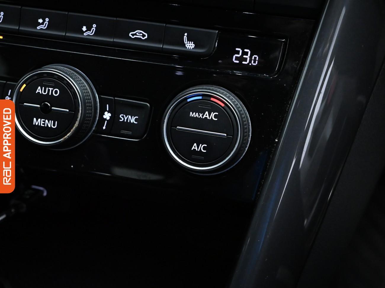 Used Volkswagen T-Roc 2021 for sale - 76558137: Photo 21