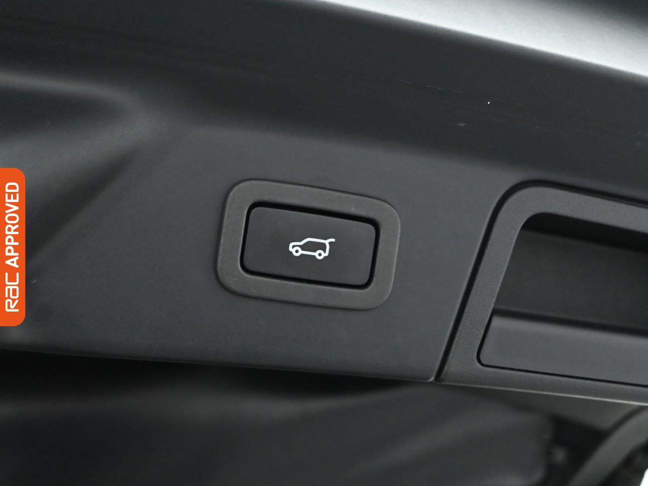 Used Land Rover Range Rover Velar 2019 for sale - 76520035: Photo 14