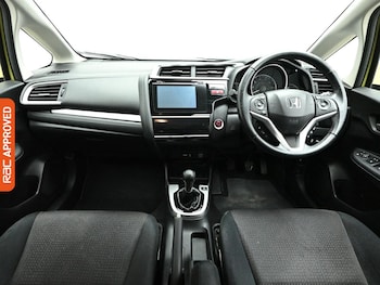 Used Honda Jazz 2015 for sale - 79524437: Photo