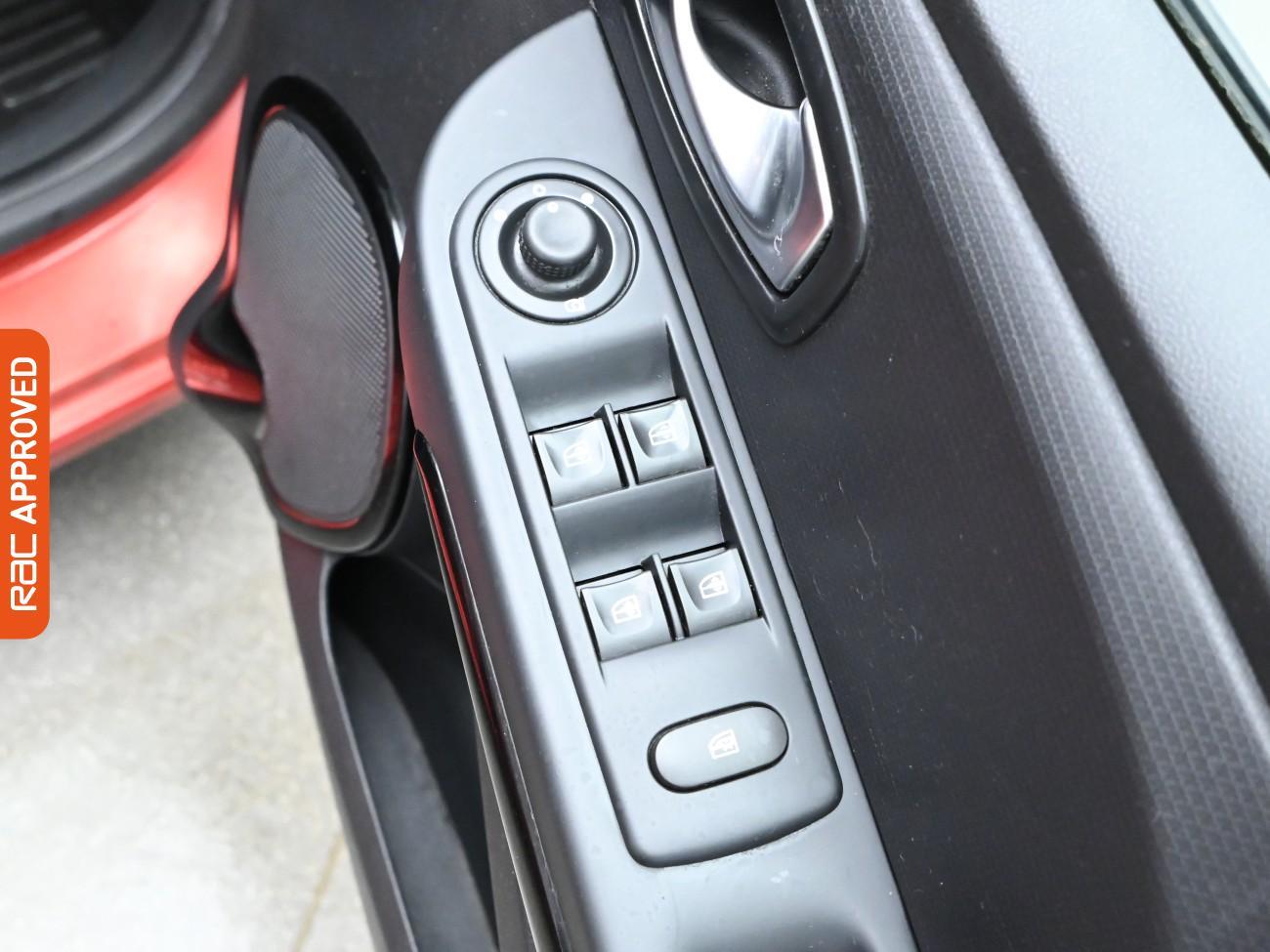 Used Renault Clio 2016 for sale - 76576215: Photo 25