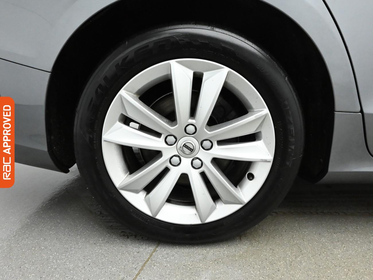 Used Volvo V60 2019 for sale - 76836362: Photo 14