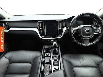 Used Volvo V60 2019 for sale - 76836362: Photo
