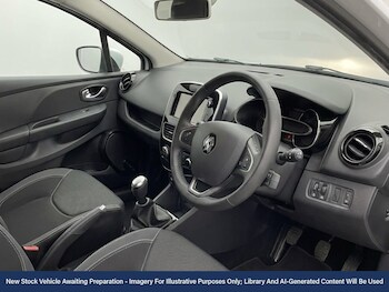 Used Renault Clio 2018 for sale - 78552122: Photo