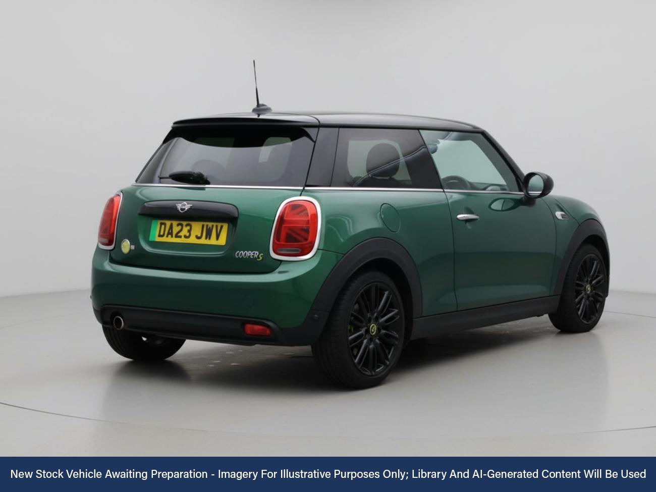 Used MINI Electric Hatch 2023 for sale - 76705532: Photo 2