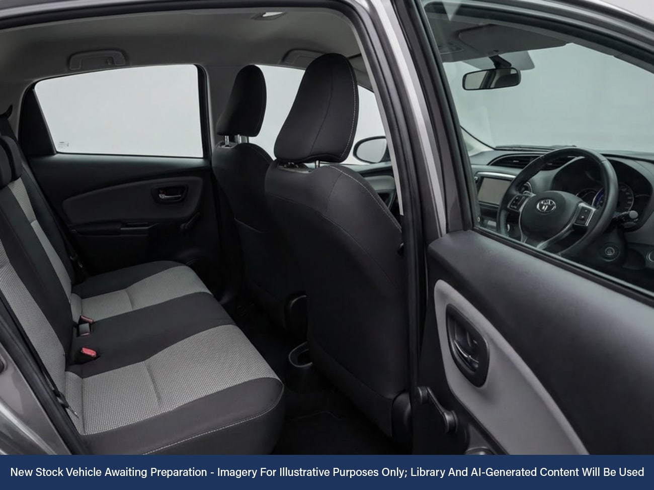 Used Toyota Yaris 2014 for sale - 77199635: Photo 4