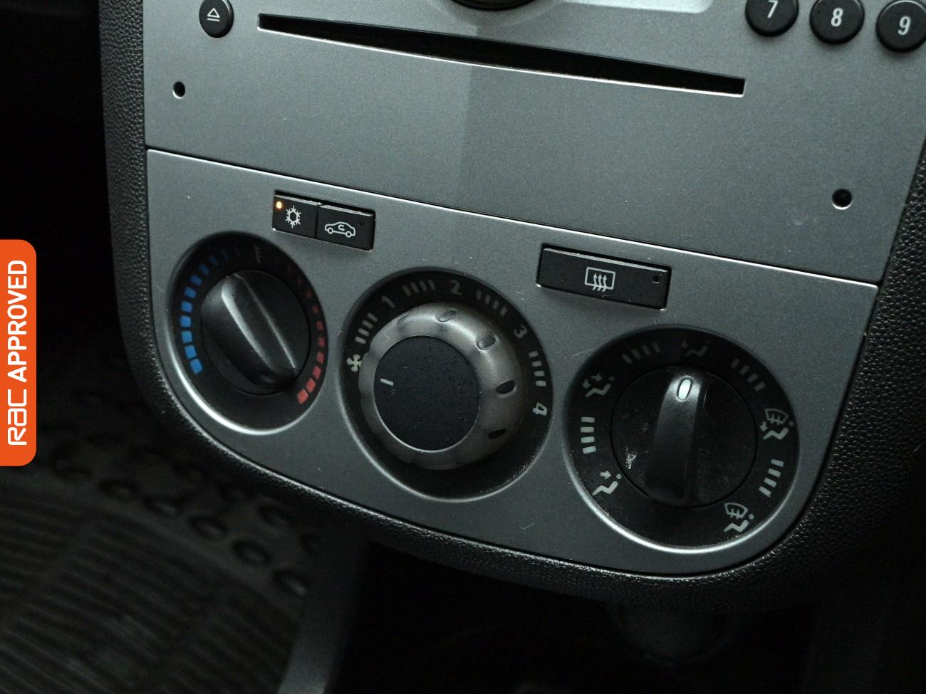 Used Vauxhall Corsa 2013 for sale - 77654279: Photo 14