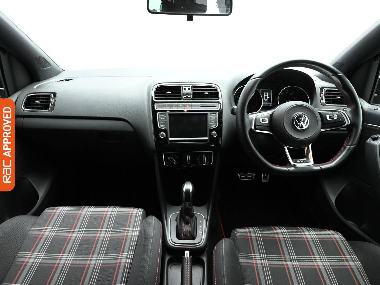 Used Volkswagen Polo 2017 for sale - 76878331: Photo 2