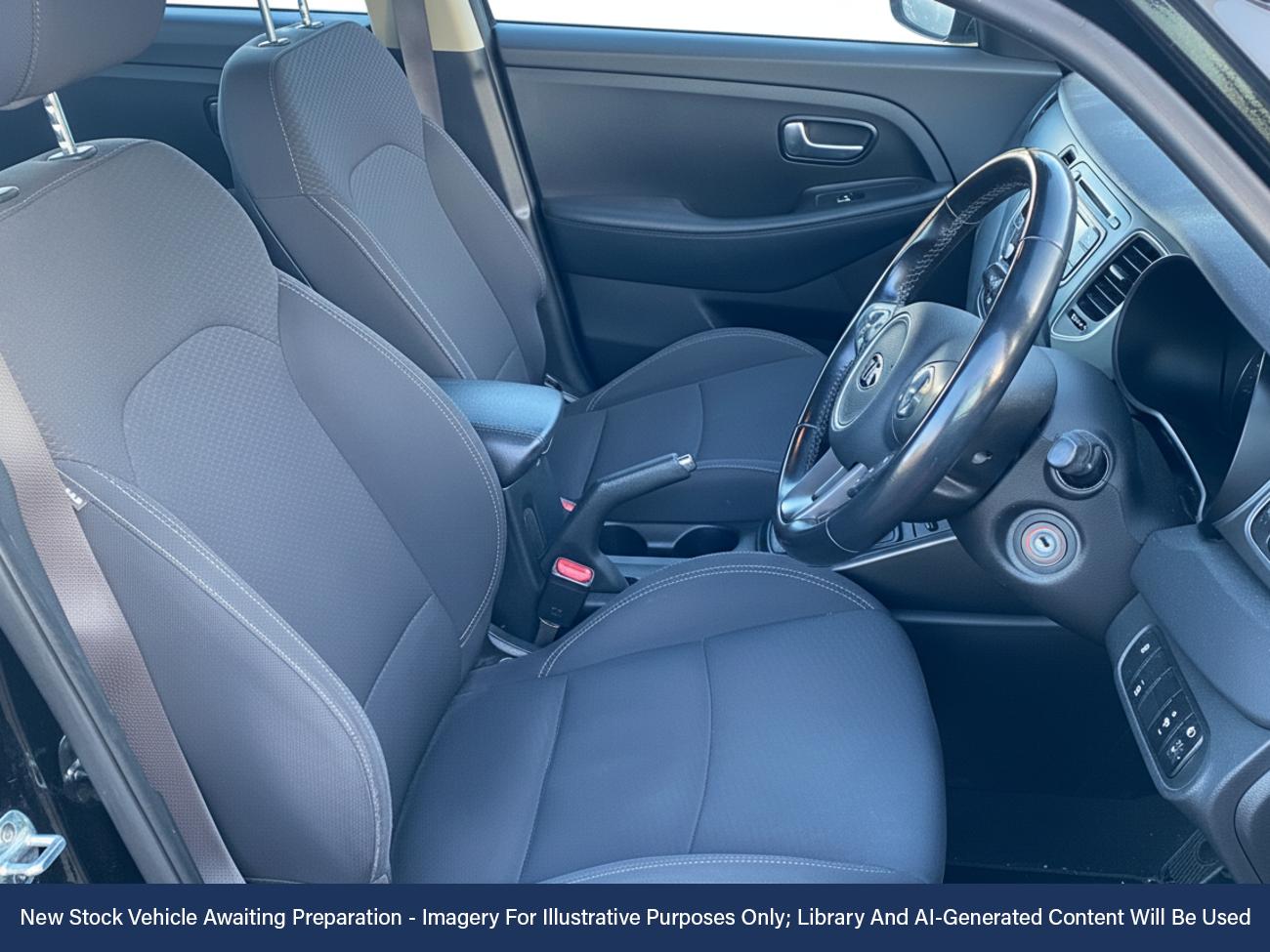 Used Kia Carens 2018 for sale - 76611918: Photo 3