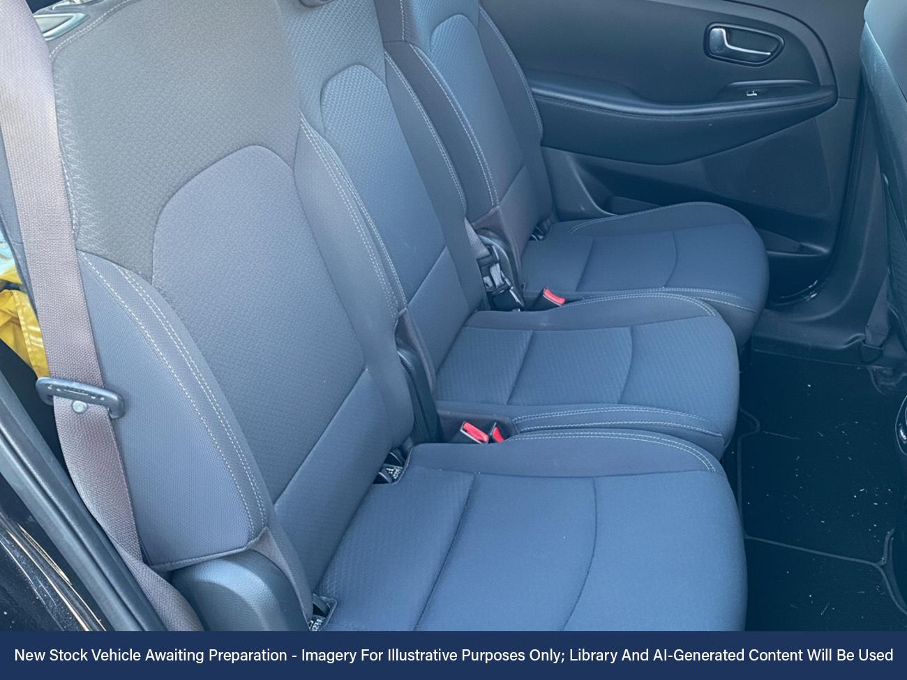 Used Kia Carens 2018 for sale - 76611918: Photo 4