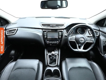 Used Nissan Qashqai 2017 for sale - 75604022: Photo