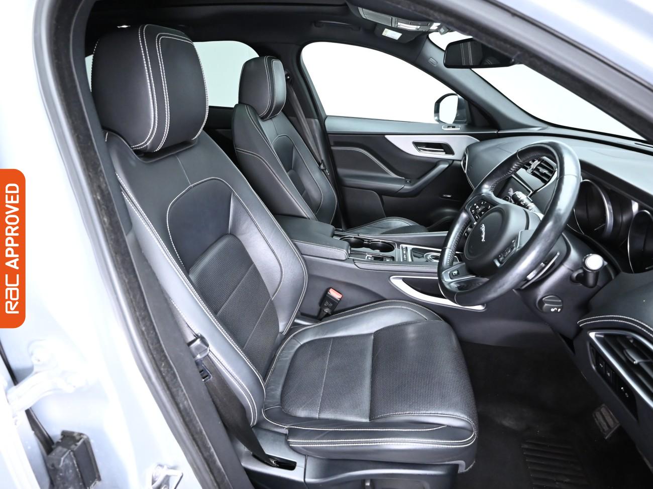 Used Jaguar F-Pace 2017 for sale - 76746283: Photo 12