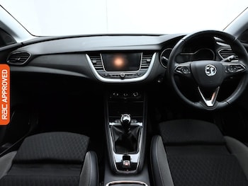 Used Vauxhall Grandland X 2025 for sale - 76115209: Photo 2
