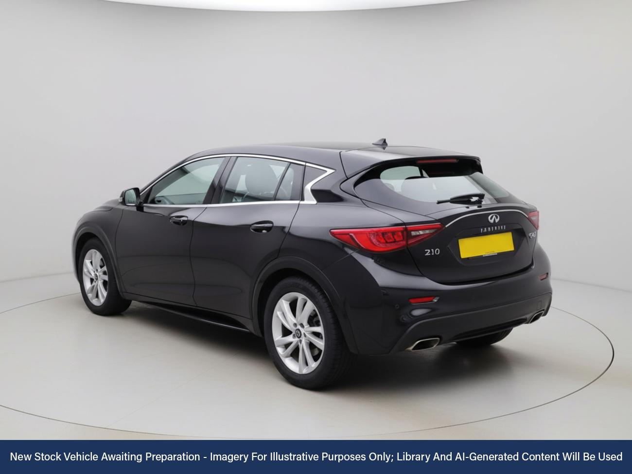 Used Infiniti Q30 2017 for sale - 76540976: Photo 2